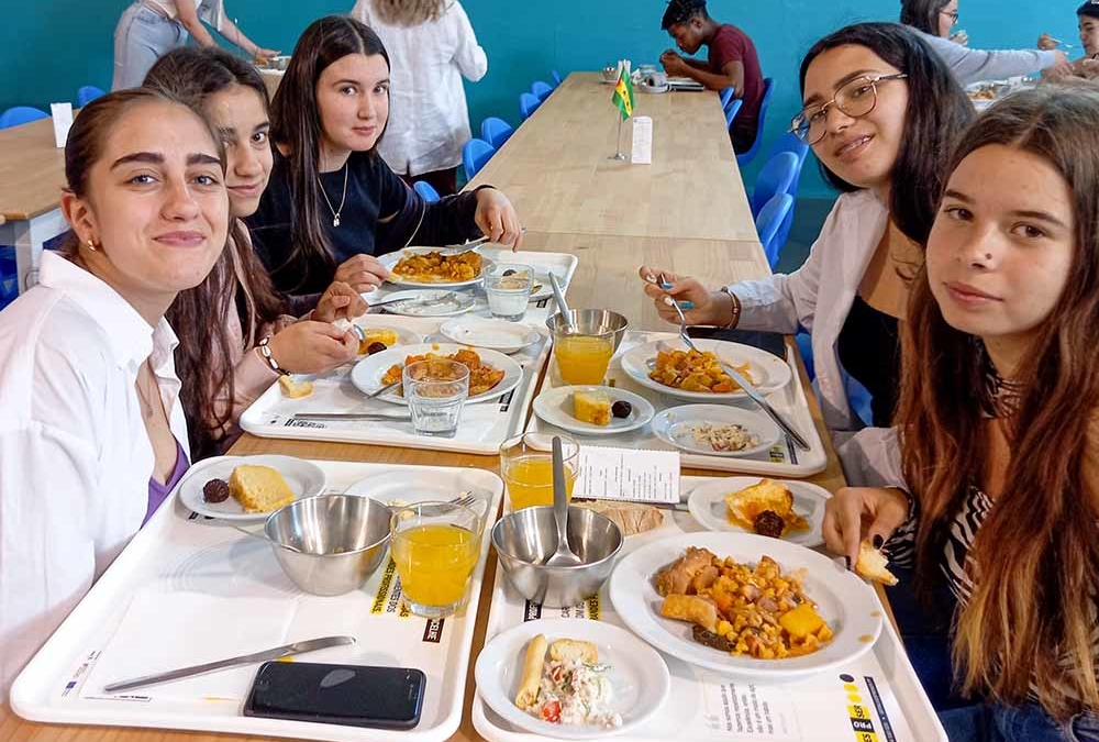 Almoço intercultural “Aprender a viver em & com a diversidade”