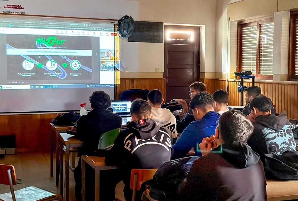 Workshop de formação online da Schneider Electric, subordinado ao tema Wiser