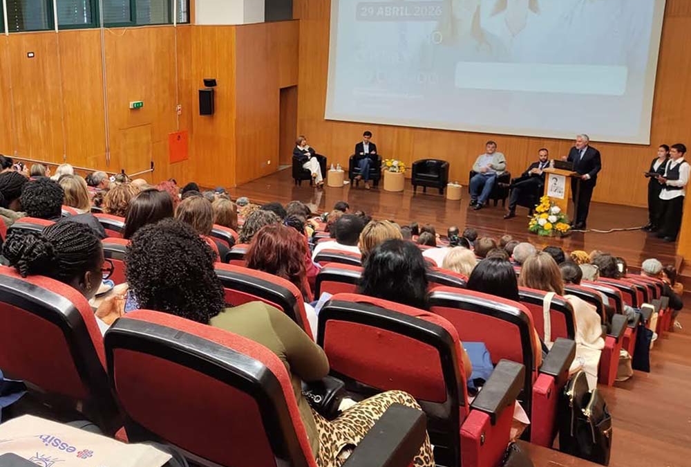 Alunos do Curso Profissional Técnico/a Auxiliar de Saúde participaram no Encontro Científico “A Pessoa no Centro do Cuidado”