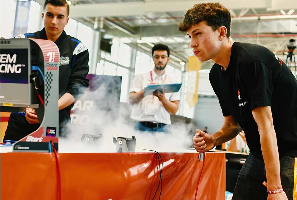 Turbo Titans representou a ESPROSER na Fase Nacional do StemRacing